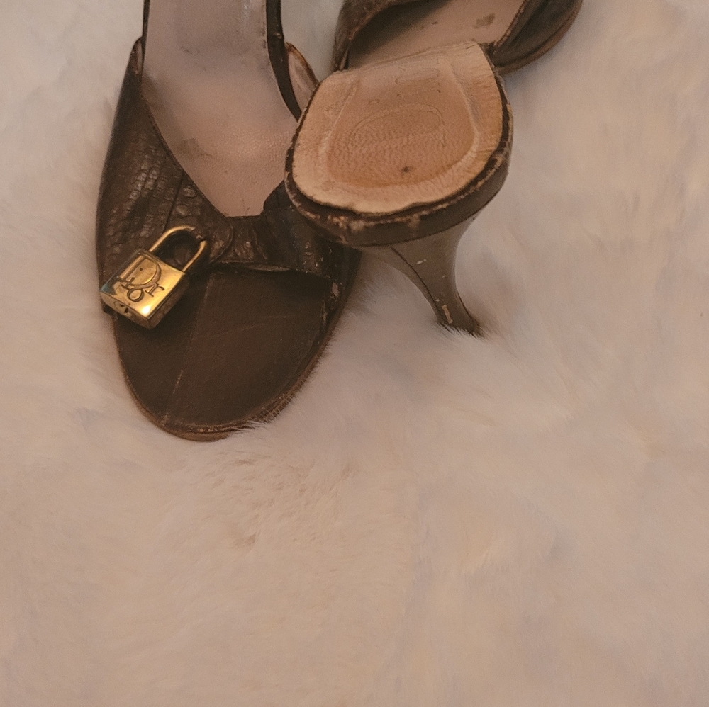 Christian Dior mule brn here size 40